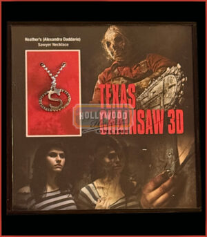Texas Chainsaw 3D (2013)<br><br>Heather Miller's (Alexandra Daddario) “S” Necklace